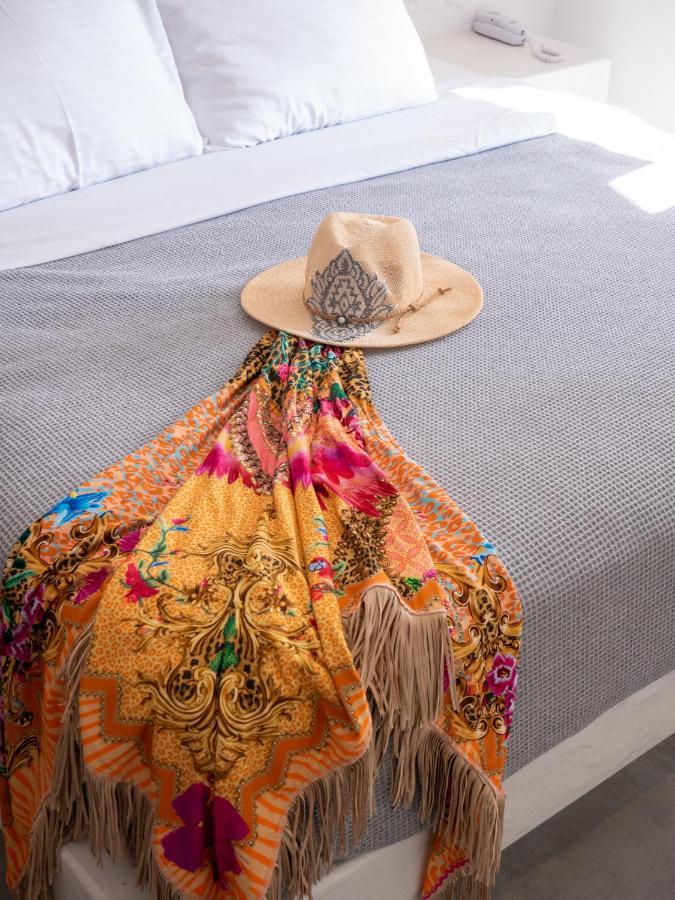 Blackrock Suites Karterados  Luaran gambar